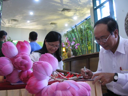 Exhibition on nominations for national flower